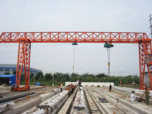 MH型3-10噸電動葫蘆單梁門式起重機(桁架形狀)